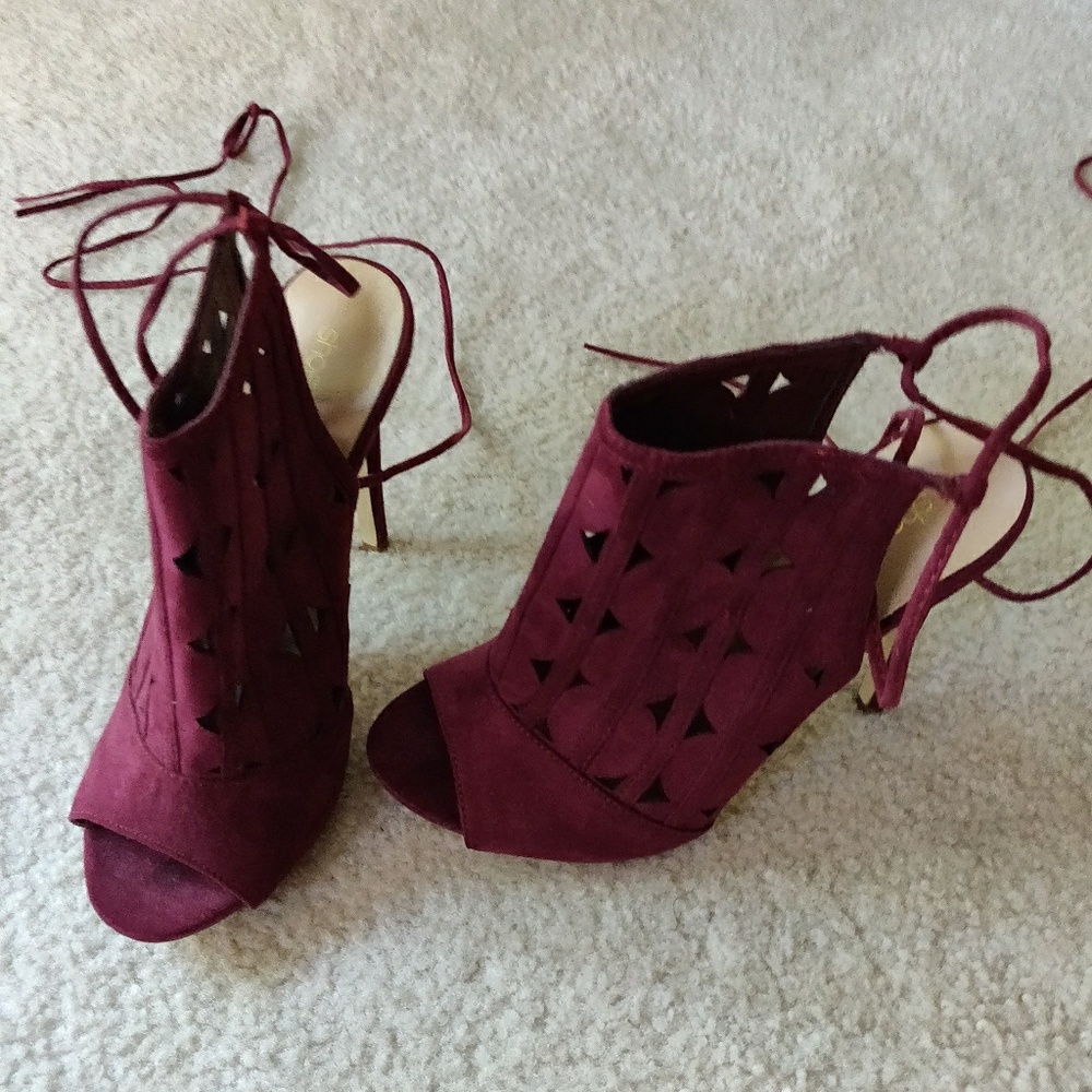 Shoes - Picture 3 of 3